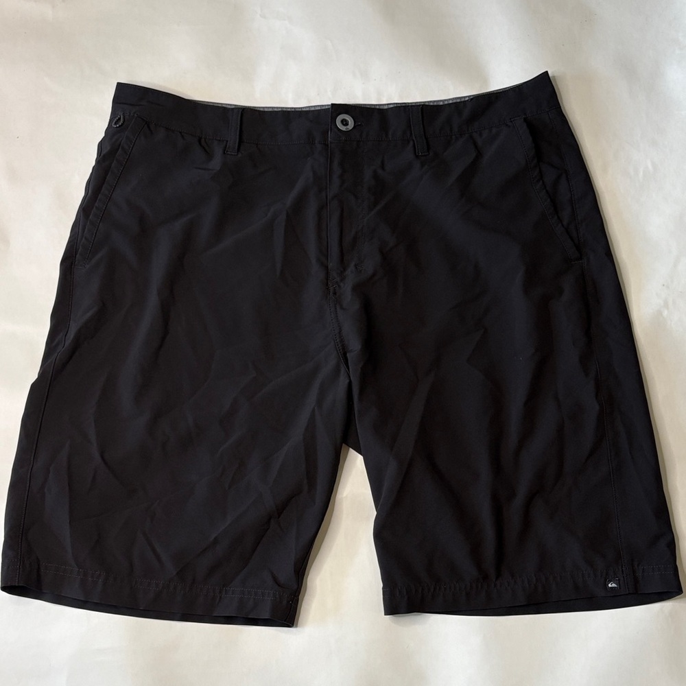 Quiksilver Men's Black Flat Front Shorts Sz 36